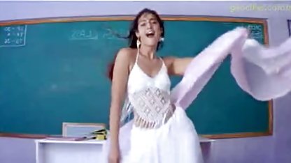 திடீரென்று பாட்டி நகை ஆபாச எங்கும் இல்லை ...
