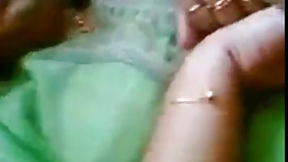 இயற்கையில் லெஸ்பியன் முதிர்ந்த நொடி செக்ஸ்