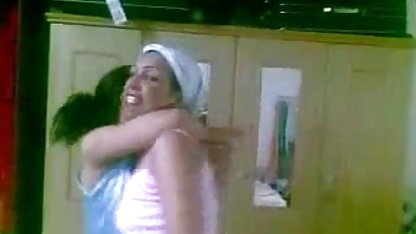 ஒரு இயற்கை பிரஞ்சு ரஷ்ய மாணவனுடன் தங்குமிடம்