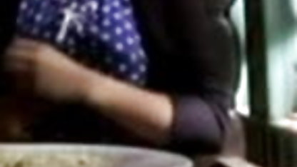 ஒரு புதுப்பாணியான அழகிக்கு பாண்டேஜ் முதிர்ந்த மற்றும் இளம் லெஸ்பியன் மற்றும் காரணமின்றி
