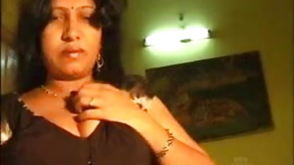 மியா மல்கோவாவுடன் கடினமான பொன்னிற குறுகிய முடி ஆபாச யோகா செக்ஸ்