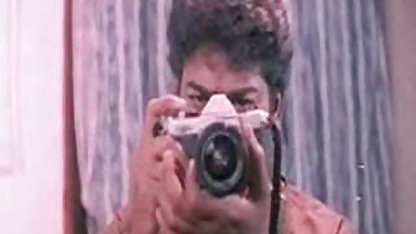 சகுராக்கோ ஒரு குளிப்பது பிரஞ்சு சிறிய டிக் சக் மற்றும் சுயஇன்பம் செய்ய விரும்புகிறார்