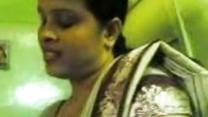 ஒரு முதிர்ந்த குளிப்பது விண்டேஜ் பெண்ணுடன் கடினமான ஃபிஸ்டிங்