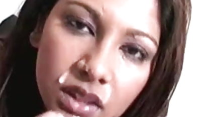 கருப்பு மனிதன் பாட்டி ஆலிஸ் ஆபாச மற்றும் இரண்டு சீன பெண்கள்
