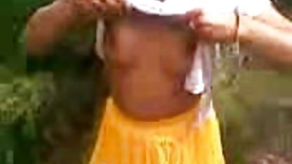 சுயஇன்பம் தலைமையகத்தை முதிர்ந்த இளம் பிச்