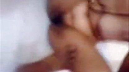 ஒரு அழகான குளிப்பது பெண்ணின் ஆபாச ஈர்ப்புடன் லாக்கர் அறை செக்ஸ்
