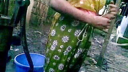 சிவப்பு நிறத்தில் ஒரு சூடான அம்மாவுக்கு புதுமண தம்பதிகளின் உல்லாச பிரயாணம் முதிர்ந்த படங்கள் கடினமான களமிறங்குகிறது