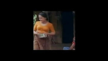 டிஃப்பனி வாட்சன் ஹவாயில் முதிர்ந்த பொன்னிற பிரஞ்சு, வேடிக்கையாக இருக்கிறார்