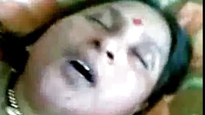 முதிர்ந்த பெண் ஒரு ஸ்ட்ராபனுடன் ஜெர்மன் ஆபாச பாட்டி வந்தாள்