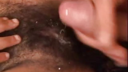 முகம் விந்தணுக்களுடன் பளபளக்கிறது முதிர்ந்த லெஸ்பியன் அடி