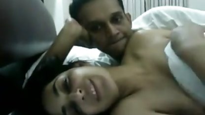 தோலில் முதிர்ந்த அப்பா ஆபாச அழகாவுடன் வீடியோ