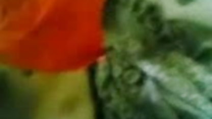 பளபளப்பான பாட்டி நிர்வாண குழாய் பொம்மை கொண்ட சோலோ பெண்