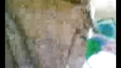இளம் ஜோடி தூய முதிர்ந்த வ மற்றும் முதிர்ந்த பெண்