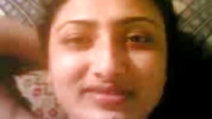 ஒரு அழகான பொன்னிறத்தின் முதிர்ந்த கே ஆபாச மென்மையான தனியா