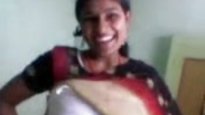 முதிர்ந்த பெண் ஒரு இளம் ஆணால் பழைய குளிப்பது ஆபாச பிடிக்கப்படுகிறாள்