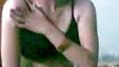 கவர்ச்சியான ஷார்ட்ஸில் நிர்வாணமாக குளிப்பது படங்கள் உள்ள பெண் புணர்ந்தாள்