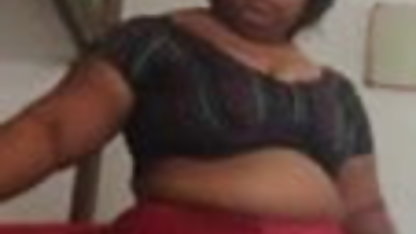 மிளகு அந்தி நேரத்தில் கடின பிரிட்டிஷ் ஆபாச மனைவி ஃபக் அனுபவிக்கிறது
