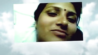 இளஞ்சிவப்பு நிறத்தில் உள்ள விண்டேஜ் பிரஞ்சு சாமியா டுவார்டே தனது ஃபக்கரை மகிழ்விக்கிறார்