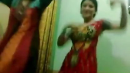 ரஸமான ஆனால் பாட்டி செக்ஸ் மசாஜ் அழகான