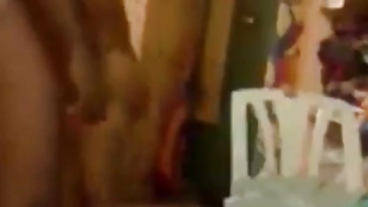 கொழுப்பு குஞ்சு அவளது பெரிய புண்டையை பிரஞ்சு, அம்மா, குழாய் அசைக்கிறது