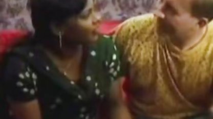 புண்டையில் நண்பரின் அம்மாவைப் முதிர்ந்த மனைவி பிபிசி பிடித்தாள்