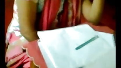 செக்ஸ் நடிகர் முதிர்ந்த சிற்றின்ப எந்த சிறுமிகளிடமிருந்து சிறுநீர் கழிப்பார்