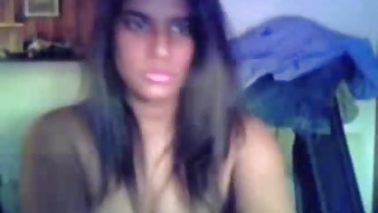 சூடான ஆபாசத்தில் Busty MILF குடித்துவிட்டு முதிர்ந்த ஆபாச