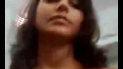 ஹஸுகி ரூய் ஒரு வெள்ளை வைப்ரேட்டரை பெட்டி அனுபவிக்கிறார் பாட்டி, ஆபாச செக்ஸ்