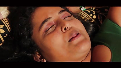 லெக்ஸி டேவிஸ் ஹார்ட்கோர் முதிர்ந்த ஒட்டக கால் முந்தையதை நேசிக்கிறார்