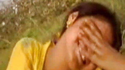 தோழிகளை பந்துகளுக்கு இழுத்தனர் வூம்புதல் முதிர்ந்த குழாய்