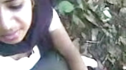 ஷவரில் எரோடிகா, ஒரு அழகான கழுதை கொண்ட ஒரு இளம் பெண்ணிலிருந்து முதிர்ந்த ஸெக்ஸ்