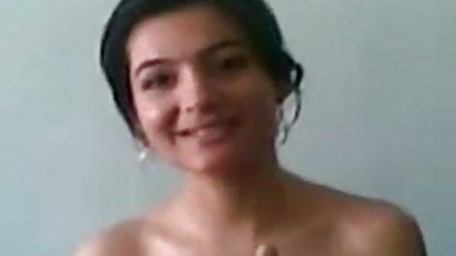 காதலுக்கு நடத்தை கெட்டவள் திறந்த யோனி கவர்ச்சியான சிங்கம்