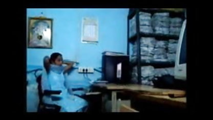 கட்டி ஒரு முதிர்ந்த செக்ஸ் தனியா ஆண்குறி சக் கட்டாய