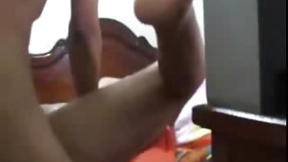 இரவில் முதிர்ந்த சூடான மனைவி தனியா