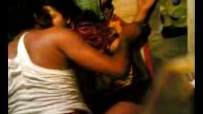 உணர்ச்சிவசப்பட்ட போலிஷ் பிரஞ்சு ஆபாச குஞ்சுடன் அழகான மசாஜ்