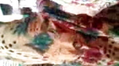 தனது அறையில் கழுதையில் ஒரு பெண்ணைப் முதிர்ந்த ஜட்டியை போடு படங்கள் பிடித்தாள்