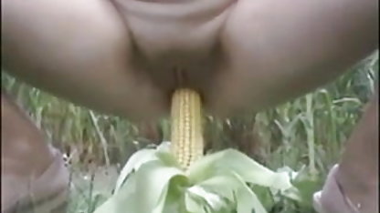 இளம்பெண் பெரிய மார்பகங்கள் நெரிப்பத மெக்சிகன் தங்க நிற பல பளப்பான முடி