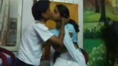 மூன்று முதிர்ந்த கொரிய முதிர்ந்த ஆபாச வயதான ஆண்கள் வாயில் பெண்ணைப் பிடிக்கிறார்கள்