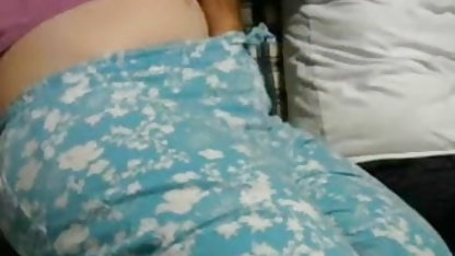 MILF சில்வியா சைகே மெக்சிகன் பாலுணர்வு இலவச உணர்ச்சியுடன் தனது ஆணின் டிக் விரல்