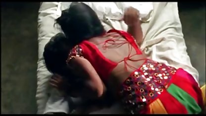 ஒரு பயிற்சியாளருடன் வீசல் பழங்கால ஆபாச பாட்டி