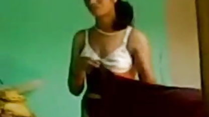 குளியலறையில் லெஸ்பியன் பழைய அம்மா குழாய்