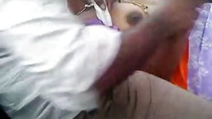 பில்லி ஆர் சூப்பர் முதிர்ந்த ஆபாச வைத்தல் சோலோவைக் காட்டுகிறது